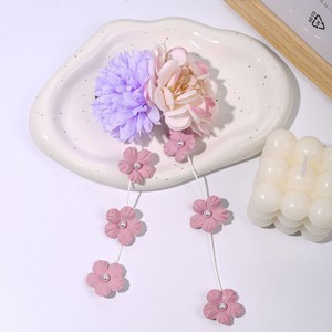Élégante grappe de fleurs artificielles pour cheveux, accessoires de mariée pour coiffures chignon, pinces à cheveux pour usage quotidien et vacances à la plage - Product Image 2