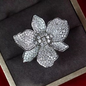 Luxury Full Zircon Flower <strong>Finger</strong> <strong>Rings</strong> for Women <strong>Top</strong> Quality White Gold Color Wedding Engagement Party Jewelry Bague Femme Gifts - Product Image 4