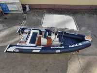 Bateau à rames en fibre de verre CE 5,8 m, bateau rapide
