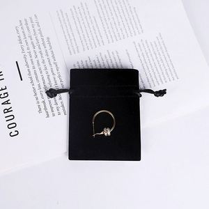 Sac en velours en gros 8x10cm, pochette à bijoux en suède de haute qualité, personnalisable avec logo, idéal pour bagues, boucles d'oreilles, bracelets - Product Image 3