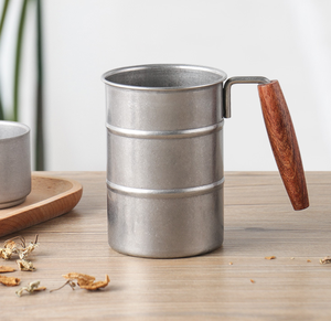 <span class=keywords><strong>Mug</strong></span> à café en acier inoxydable 304 avec poignée en bois, design rétro de luxe léger, pour voyage et camping en extérieur, vente en gros - Product Image 1