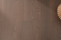 Parquet en frêne européen 15 mm avec revêtement UV, parfait pour les salons d'appartements modernes