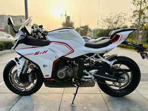 QJMOTOR Racing 421 Sportbike |   Moteur 421cc à quatre cylindres en ligne, 57 kW |   Freins Brembo ABS+TCS Suspension Marzocchi - Product Image 6