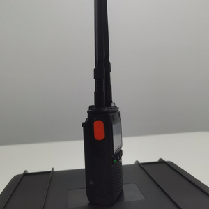 Máy dò tín hiệu UAV cầm tay di động 20M-8GHz với phạm vi phát hiện siêu rộng 3-5km để bảo vệ an ninh - Product Image 5