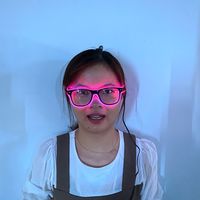 Lunettes de soleil LED lumineuses à piles AA colorées fournisseur en gros interrupteur contrôle de la musique lunettes à fil LED néon