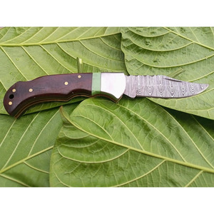 Couteau pliant en acier Damas de haute qualité, personnalisable, avec manche en bois, support OEM disponible, pour le camping et les activités de plein air - Product Image 4