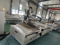 Machine de découpe et de perçage CNC intégrée multi-broches avec changeur d'outils automatique pour meubles en panneaux, norme CE ISO