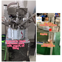 Machine de remplissage et de bouchage semi-automatique 3-en-1 pratique et compacte pour eau, jus et eau pure