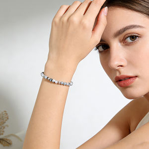 Pulsera de Piedra Lunar Blanca, Delicada y Minimalista, con Cuentas de Gemas Naturales, Ajustable, Moderna, Curativa, Regalo para Mujer, Día de San Valentín - Product Image 2