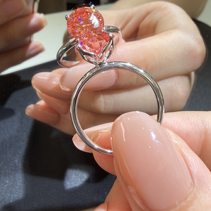 Eleganter 18K Weißgold-Ring mit 2,93 Karat Rund Brillant Geschliffenem Rosa Labor-Diamanten - Product Image 4
