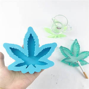 Moldes de fundición de resina hechos a mano para adornos decorativos DIY estilo Ins molde de Cenicero de hoja de arce de silicona 4125 - Product Image 1