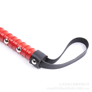 ของเล่นทางเพศสำหรับผู้ใหญ่, ของเล่นทางเลือกสำหรับคู่รัก, แส้หนังห้าหนามสีดำและสีแดง, แส้ควีน SM, แส้จากผู้ผลิตโดยตรง - Product Image 4