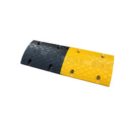 Pare-chocs de vitesse en caoutchouc robuste jaune et noir pour la réduction de vitesse sur route, allée et parking