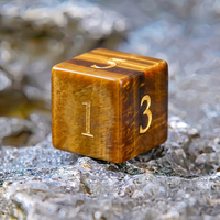 Vente en gros usine : Ensemble de dés DND en pierre naturelle œil de tigre jaune (D6, D20, D10, D12) pour RPG Dungeons and Dragons