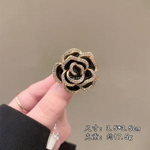 Broche de Mariposa de Alta Gama, Estilo Minimalista y de Lujo Discreto, Pin para Ropa, Accesorio de Aleación de Zinc con Forma de Rombo - Product Image 3