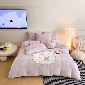 Copripiumino ricamato imbottito imbottito da 230g con toppa a cartone animato pieno opaco in stile viola lenzuola da letto Set da quattro pezzi <span class=keywords><strong>per</strong></span> bambini - Product Image 1
