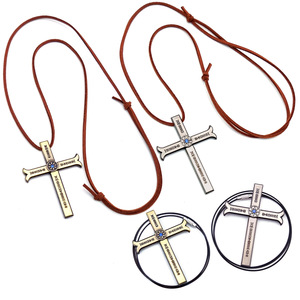 Collier avec pendentif en métal symbole de l'équipage de chapeau de paille de Dracule Mihawk de l'anime en 4 couleurs pour le cosplay - Product Image 1