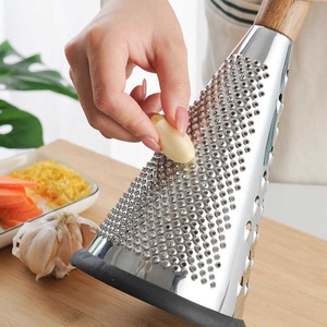 Rallador de Verduras de Acero Inoxidable de 3 Lados con Mango de Madera, Multiusos <span class=keywords><strong>para</strong></span> el Hogar y Restaurantes - Product Image 2