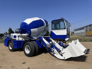 Camion malaxeur à béton autochargeur de 1,8 m³ 360. Rotation pour les petits sites - Product Image 3
