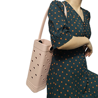 Pique-nique BOG EVA sac cadeau taille et couleur personnalisées sac à vin étanche Portable avec des breloques de bricolage à la mode pour l'été
