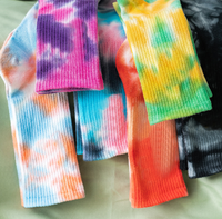 Yili Vente en gros Personnalisé Tie Dye Chaussettes Compression Tie Dye Chaussettes en coton Street Crew Tie Dye Chaussettes de sport