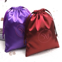 Vente en gros sac à cordon en satin réutilisable avec logo personnalisé pour perruque pochette d'emballage cosmétique cadeau de voyage sacs à poussière en soie