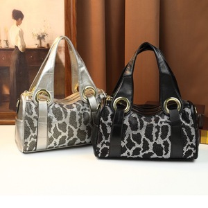 Sac à main de luxe en cuir véritable à imprimé léopard et strass pour femme, sac à bandoulière avec poignée supérieure pour le travail et les voyages - Product Image 4