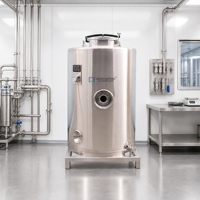 Couvercle de manhole en acier inoxydable poli avec valve de sortie, réservoir de stockage vertical avec cadre de support et ports supérieurs