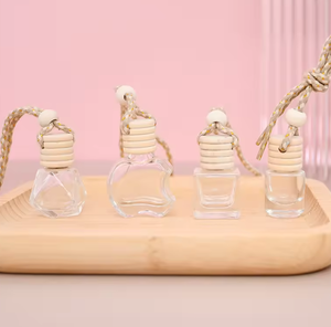사용자 정의 라운드 스퀘어 매달려 디퓨저 자동차 향수 병 나무 모자와 관형 자동차 병 - Product Image 1