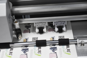 <span class=keywords><strong>Plotter</strong></span> <span class=keywords><strong>de</strong></span> Vinilo Anycut ZKST350 Económico, Motor Paso a Paso <span class=keywords><strong>de</strong></span> Cabezal Único, Fuerza <span class=keywords><strong>de</strong></span> Corte <span class=keywords><strong>de</strong></span> 2000g, Ancho <span class=keywords><strong>de</strong></span> Corte <span class=keywords><strong>de</strong></span> 330mm (4.3 Pulgadas) - Product Image 5