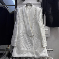 Blazer mi-long pour femme, orné de perles faites à la main, veste de costume élégante richement décorée, manteau sur mesure de style créateur
