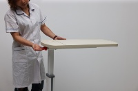 Table d'hôpital pneumatique réglable avec roulettes - Bureau de chevet mobile de qualité médicale pour les soins aux patients