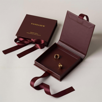 Boîte en papier nacré rouge vintage luxueuse avec logo personnalisé en relief doré pour bague, collier, autres bijoux, boîtes cadeaux