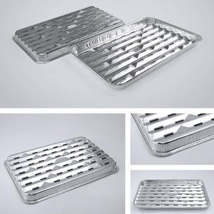 TIA CB18B Bandeja para hornear con borde enrollado perforado de 13,5 pulgadas Congelador Seguro Desechable Papel de aluminio Contenedor de alimentos Molde de estampado - Product Image 3