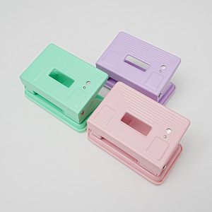 Chất Lượng Cao Kim Loại Trung Bình Hình Chữ Nhật Lỗ Đục Lỗ 6Mm Của Nhãn Hiệu A4 Giấy Lỗ Đấm Cho Sinh Viên - Product Image 1