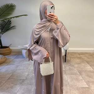 Abito Ramadan alla Moda di Dubai in Tessuto Nida con Ricami Floreali Arabi, <span class=keywords><strong>Abaya</strong></span> Aperta Modesta, Fornitura Diretta dalla Fabbrica Yibaoli - Product Image 1