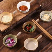 Vente en gros de bols à sauce en céramique pour restaurant plat à sauce soja style japonais avec poignée bol à tremper pour sushi en faïence grossière