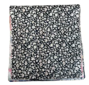 Tissu floral imprimé numérique en mousseline de soie de 100% polyester chaud pour des blouses de chapeaux de robe