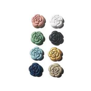 Broche de couleur Muliti Foulard en soie Hijab Foulard Collier Clip Anti-Exposition Hijab Aimant Pin - Product Image 3