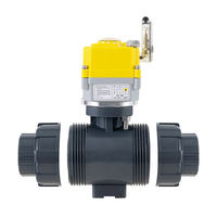 Vanne à boisseau sphérique motorisée en PVC à double raccord, vanne à boisseau sphérique à actionneur électrique en PVC pour l'industrie de l'irrigation et du traitement de l'eau