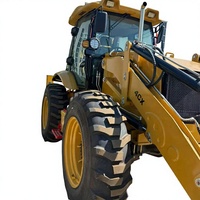 La toute nouvelle pelle rétrocaveuse JCB4CX JCB3CX possède un système de direction à quatre roues et peut travailler de manière flexible sur les chantiers étroits