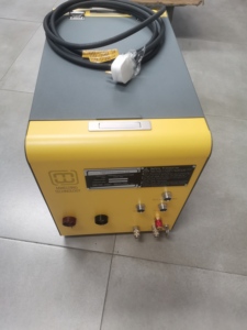 Fuente de Alimentación de Control Integrado para Cabezales de Soldadura Orbital Encapsulados con Interfaz de Cambio de Idioma Múltiple - Product Image 2