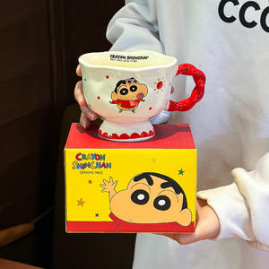 แก้วเซรามิคลายการ์ตูนเครยอนชินจัง ด้ามจับสีเขียว ดีไซน์การ์ตูน ของขวัญฤดูใบไม้ผลิ 2025 สำหรับใช้ในบ้านและสำนักงาน - Product Image 3