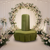Canapé rond en velours vert Heywood pour événements de mariage et utilisation comme mobilier de mariage