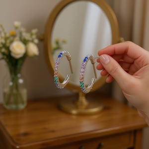 Orecchini a Cerchio Placcati Argento con Strass Colorati Taglio Rotondo e Incastonatura a Griffe per Donna, Gioielli alla Moda per Feste, Stile Trendy - Product Image 2