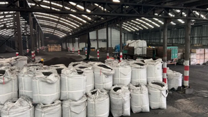 Chất lượng tốt bán Coke/semicoke 18-35 mét như là một thay thế cho luyện kim Coke cho ferro hợp kim, ferro silicon - Product Image 4