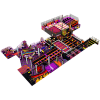 Centre de divertissement amusant pour aire de jeux intérieure familiale pour tous les âges, y compris trampoline, toboggan, jeux de balle, balançoire, etc.