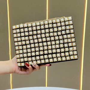 Sac à bandoulière de luxe OEM ODM orné de perles, pochette de soirée en strass, sac de soirée glamour pour femmes - Product Image 3