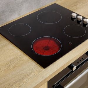 <span class=keywords><strong>Placa</strong></span> de vidrio de cerámica negra personalizada resistente a altas temperaturas <span class=keywords><strong>placa</strong></span> de vidrio de cerámica de 4mm y 6mm para cocinas de inducción negras - Product Image 1