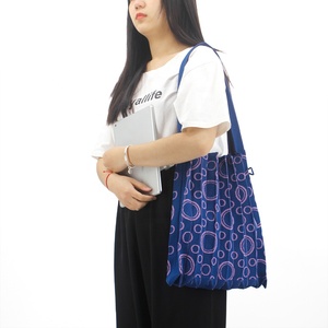 2023新款时尚女性复古几何图案日本风格针织百褶手提袋便携式可折叠日用肩包 - Product Image 4